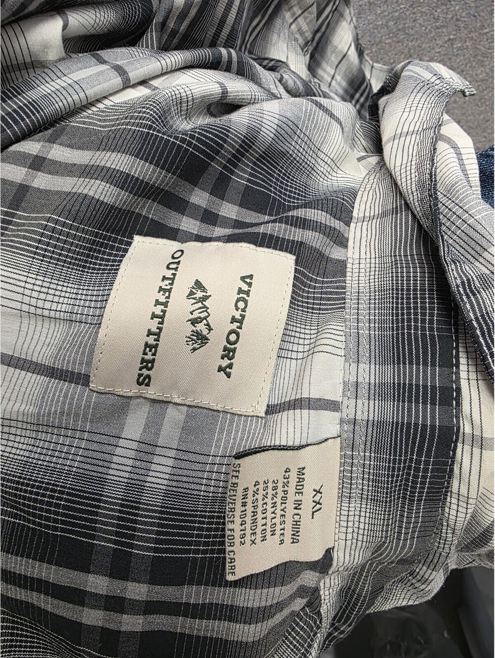 Victory Outfitters Men's XXL Black and White Plaid Button-Up Shirt